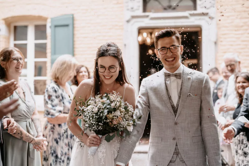 Auszug von Franziska und Maik nach der Trauung auf Schloss Hülchrath