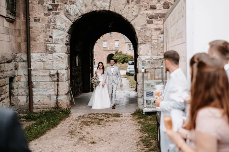 Sektempfang bei der Hochzeit von Franziska und Maik auf Schloss Hülchrath