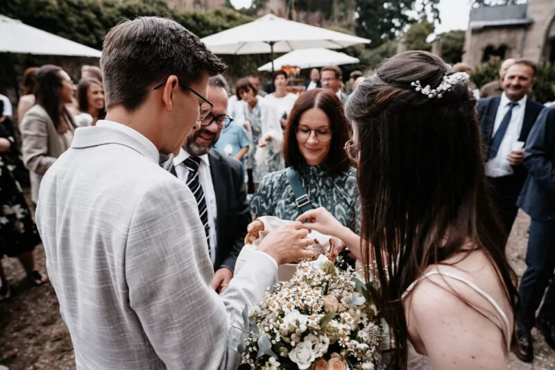 Sektempfang bei der Hochzeit von Franziska und Maik auf Schloss Hülchrath
