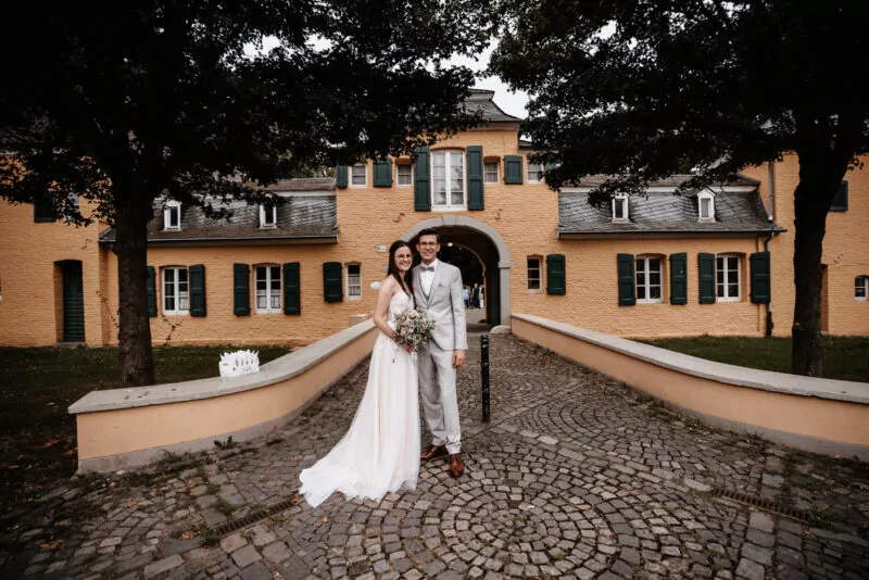 Ankunft der Gäste zur Hochzeit von Franziska und Maik auf Schloss Hülchrath