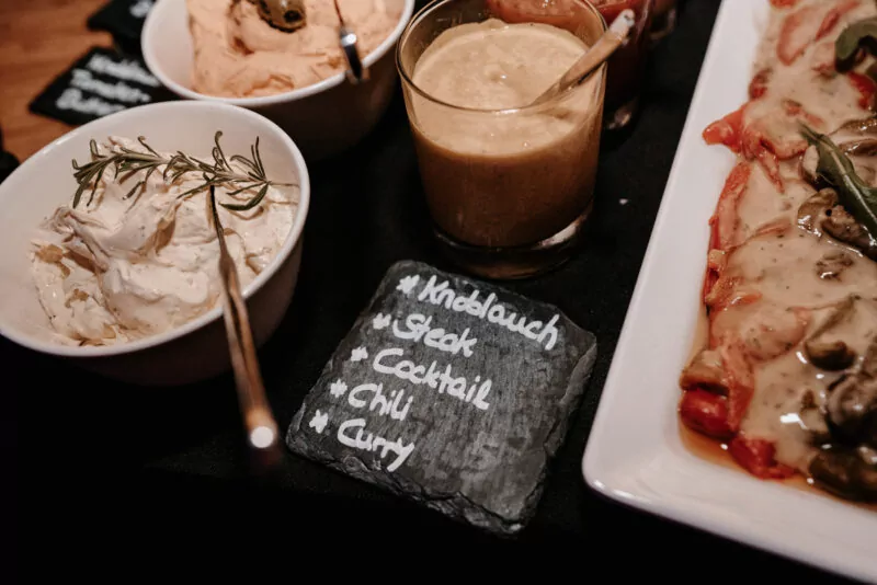 Abendessen und Buffet bei der Hochzeit von Franziska und Maik auf Schloss Hülchrath