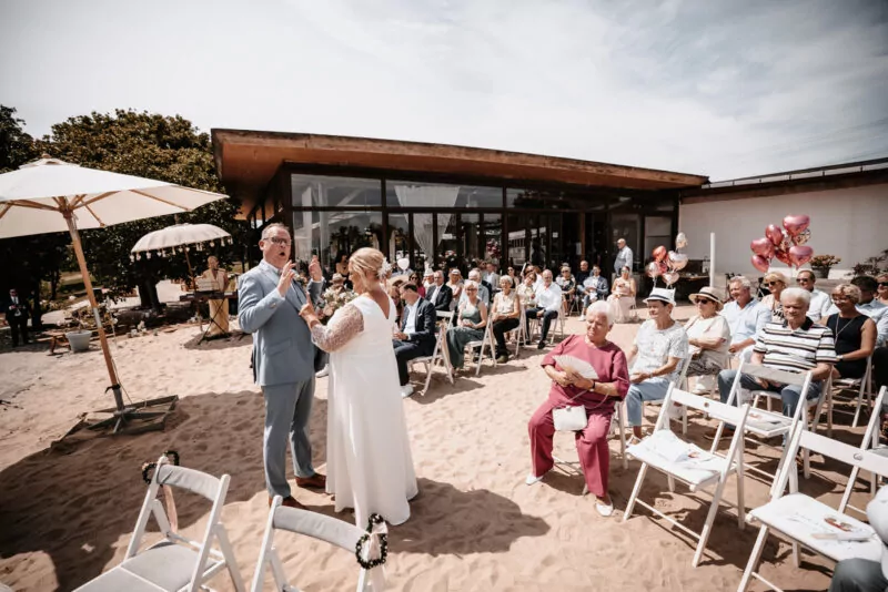 Trauung von Iris und Daniel am Wakebeach 257