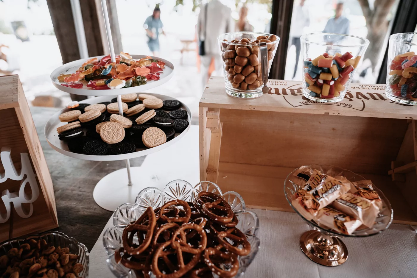 Abendessen und Buffet bei der Hochzeit von Iris und Daniel am Wakebeach 257