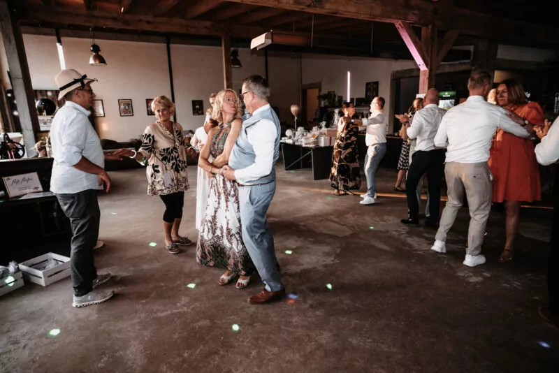 Hochzeitsparty von Iris und Daniel am Wakebeach 257