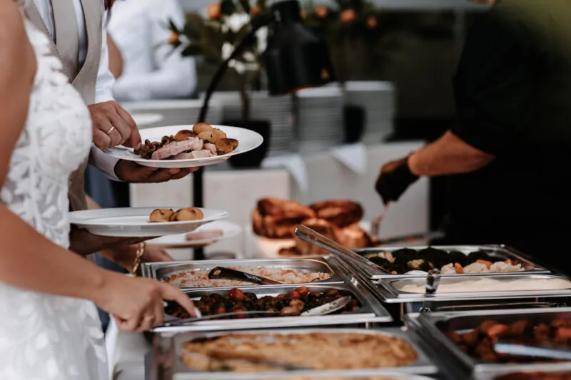 Abendessen und Buffet bei der Hochzeit von Isabelle und Daniel in der Pegelbar