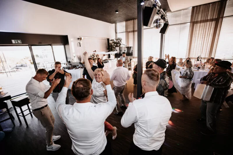 Hochzeitsparty von Isabelle und Daniel in der Pegelbar