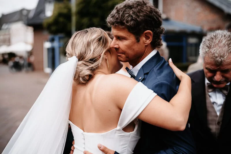 Gratulation nach der Trauung von Laura und Steffen am Am Krickenbecker See