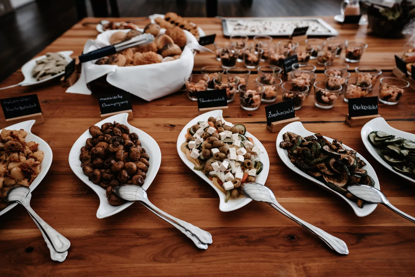 Abendessen und Buffet bei der Hochzeit von Laura und Steffen am Am Krickenbecker See