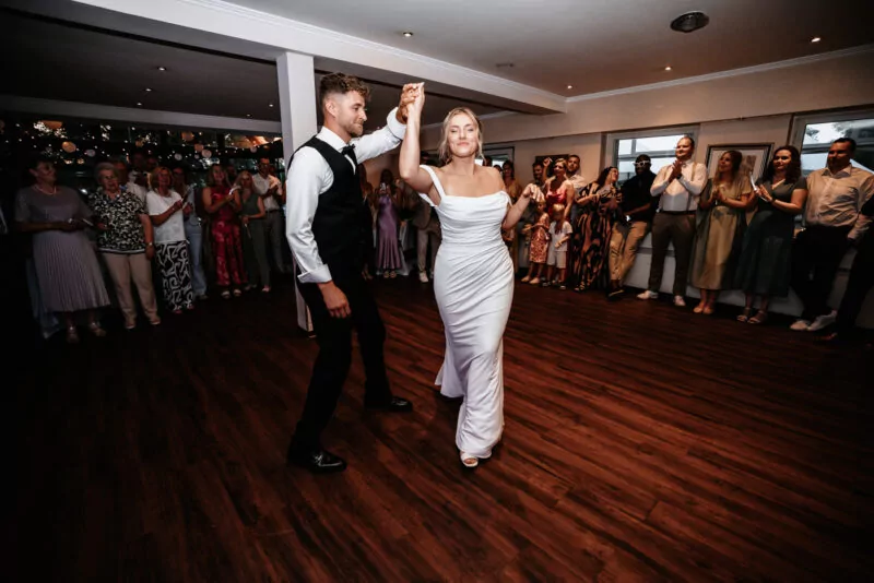Hochzeitstanz von Laura und Steffen am Am Krickenbecker See