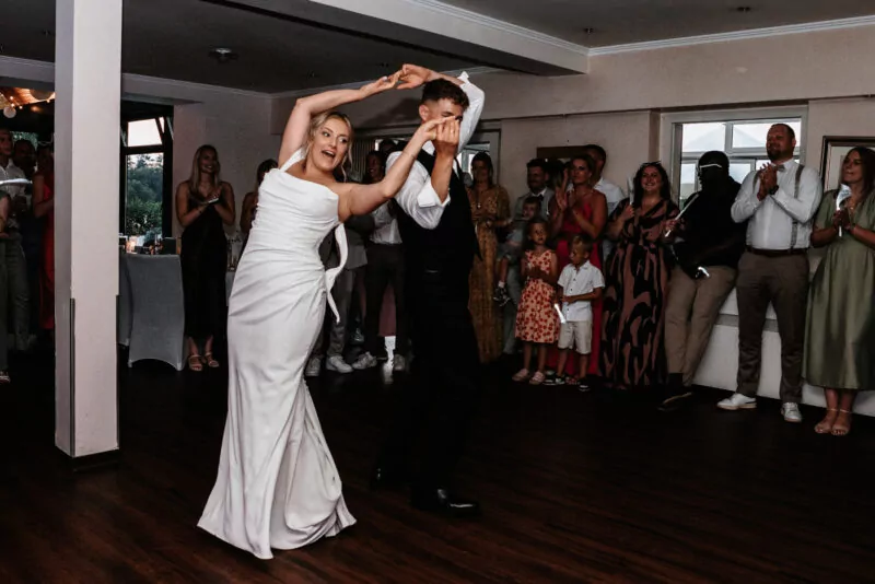 Hochzeitstanz von Laura und Steffen am Am Krickenbecker See
