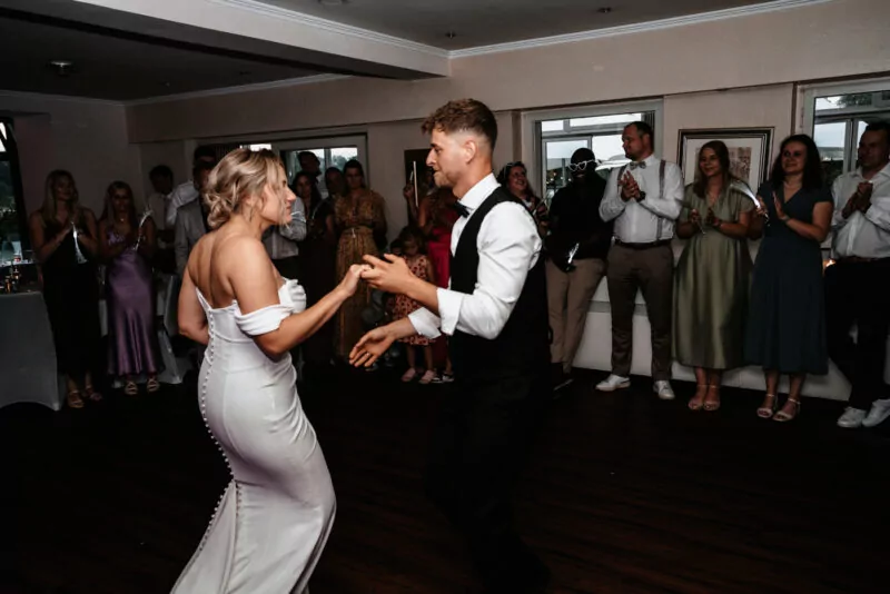 Hochzeitstanz von Laura und Steffen am Am Krickenbecker See