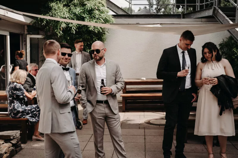 Sektempfang bei der Hochzeit von Saskia und Jan im Strandbad Lörick