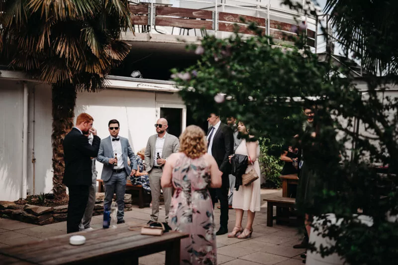 Sektempfang bei der Hochzeit von Saskia und Jan im Strandbad Lörick