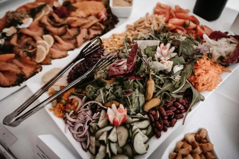 Abendessen und Buffet bei der Hochzeit von Carina und Henning in Duisburg