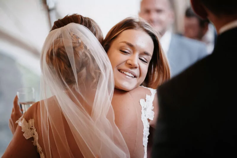 Gratulation nach der Trauung von Sarah und Stephan auf Marienburg Monheim