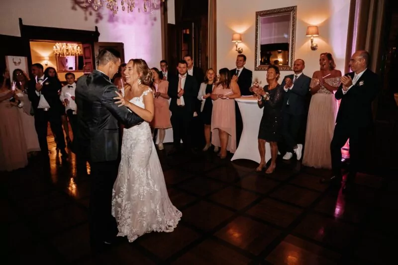 Hochzeitstanz von Sarah und Stephan auf Marienburg Monheim