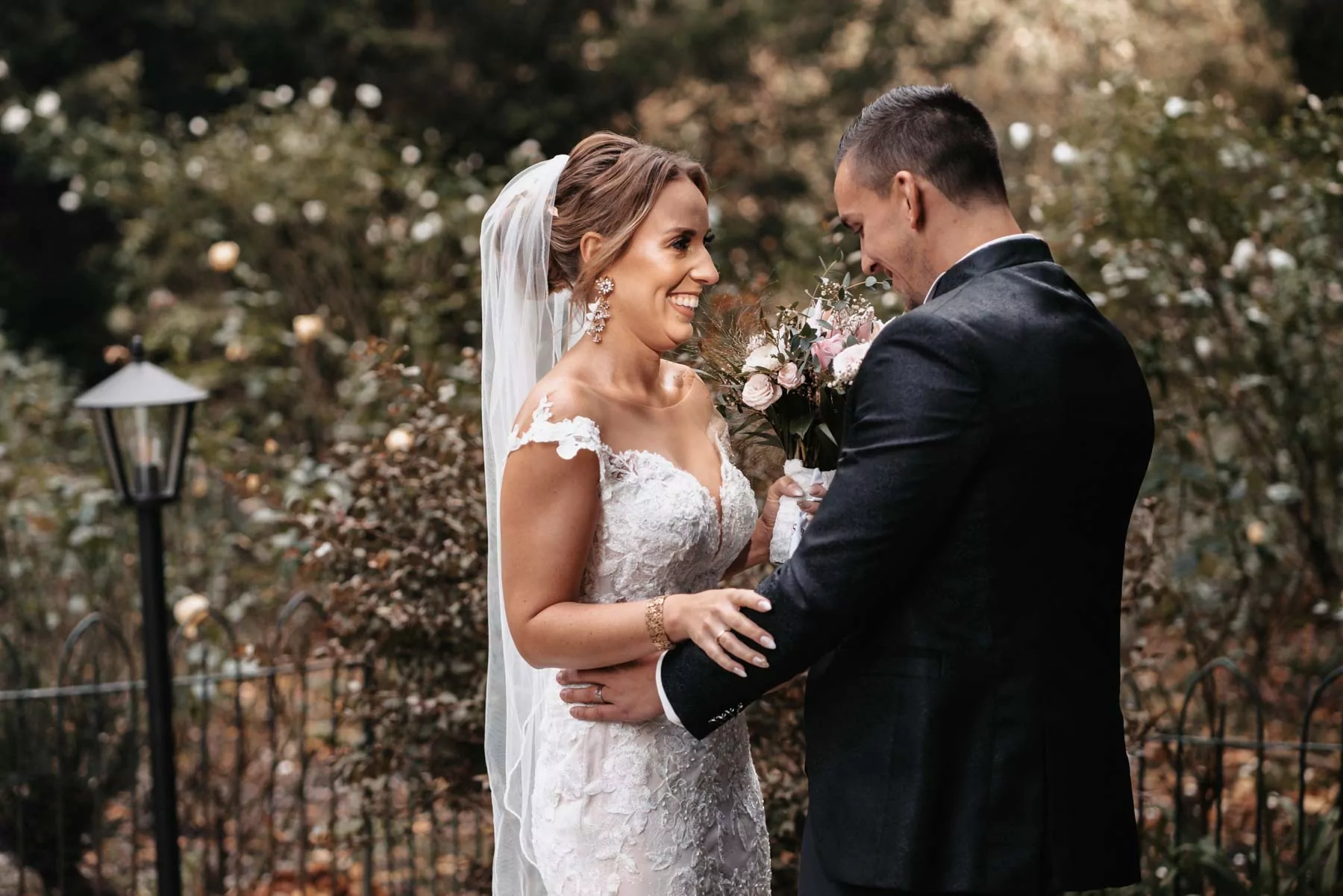 First Look von Sarah und Stephan auf Marienburg Monheim