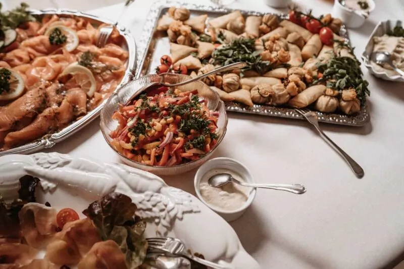 Abendessen und Buffet bei der Hochzeit von Elena und David im Kloster Bentlage