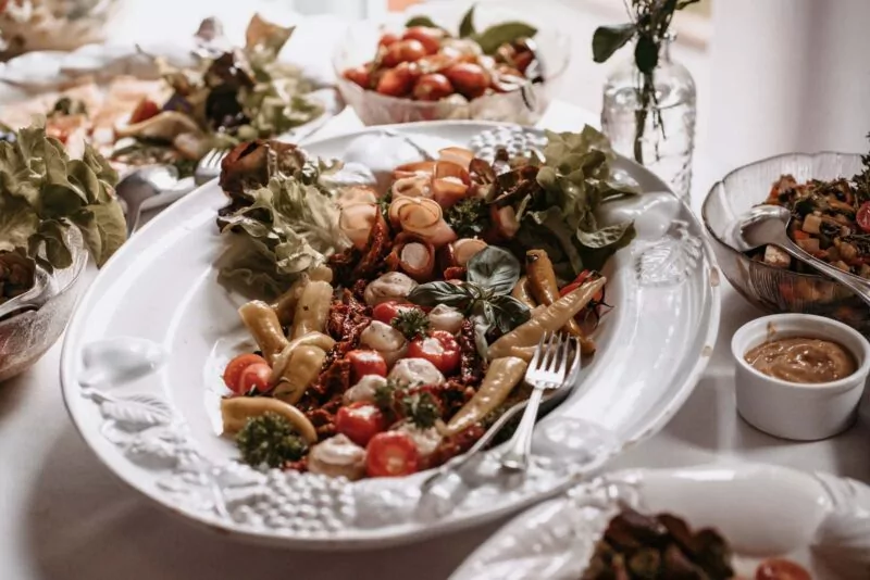 Abendessen und Buffet bei der Hochzeit von Elena und David im Kloster Bentlage
