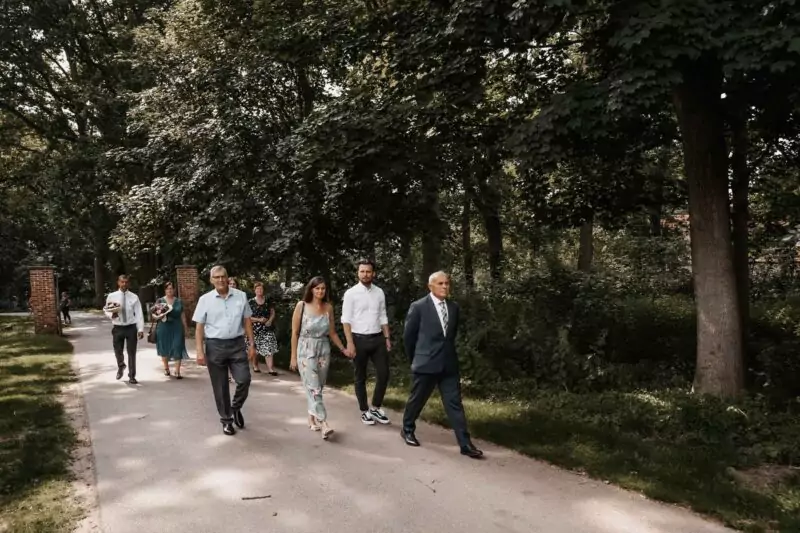 Ankunft der Gäste zur Hochzeit von Elena und David im Kloster Bentlage