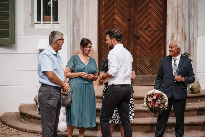 Gratulation nach der Trauung von Elena und David im Kloster Bentlage