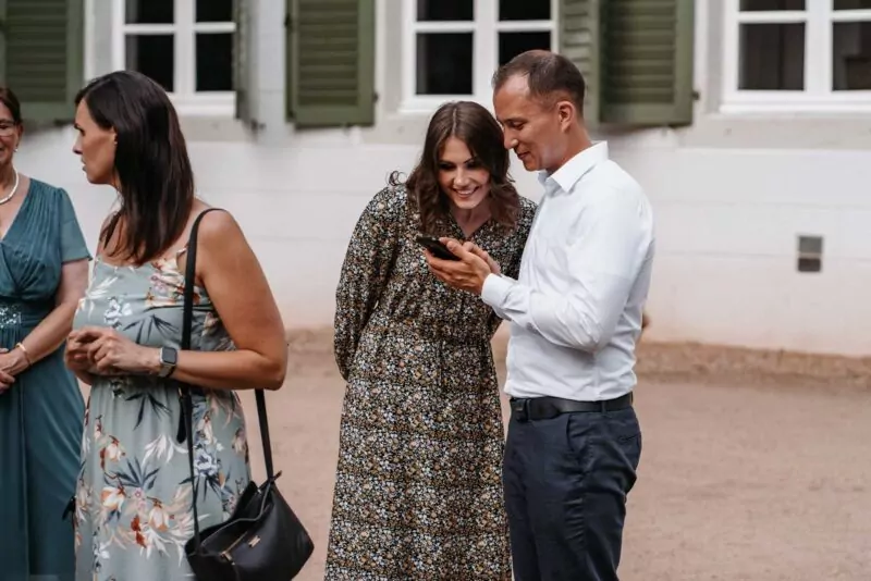 Gratulation nach der Trauung von Elena und David im Kloster Bentlage