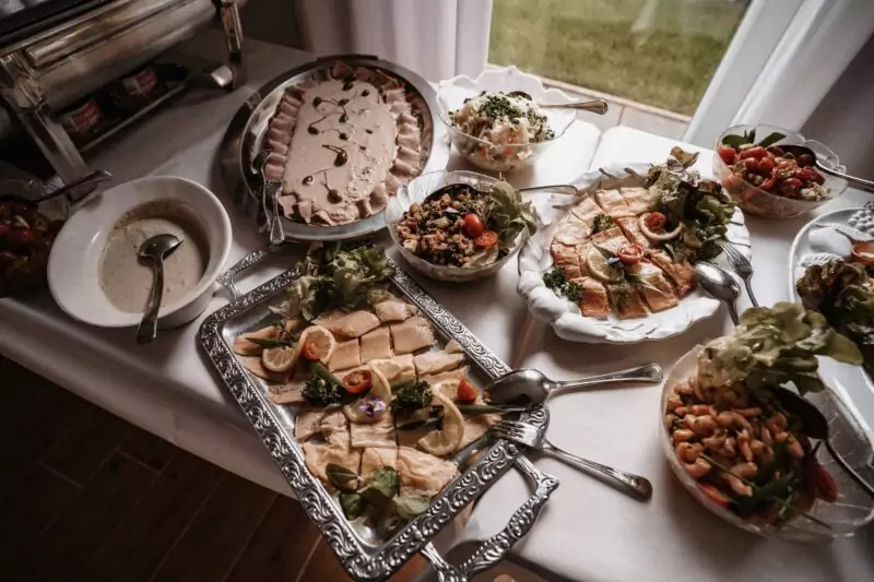 Abendessen und Buffet bei der Hochzeit von Elena und David im Kloster Bentlage