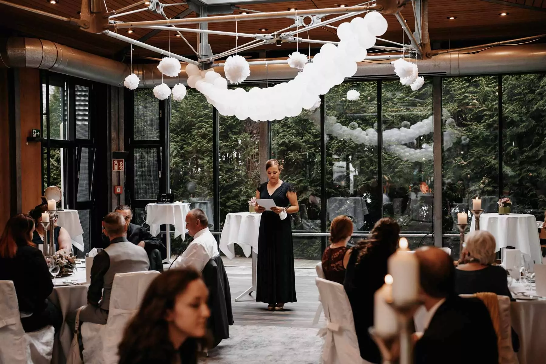 Rede auf der Hochzeit von Liana und Dennis am Elisenturm