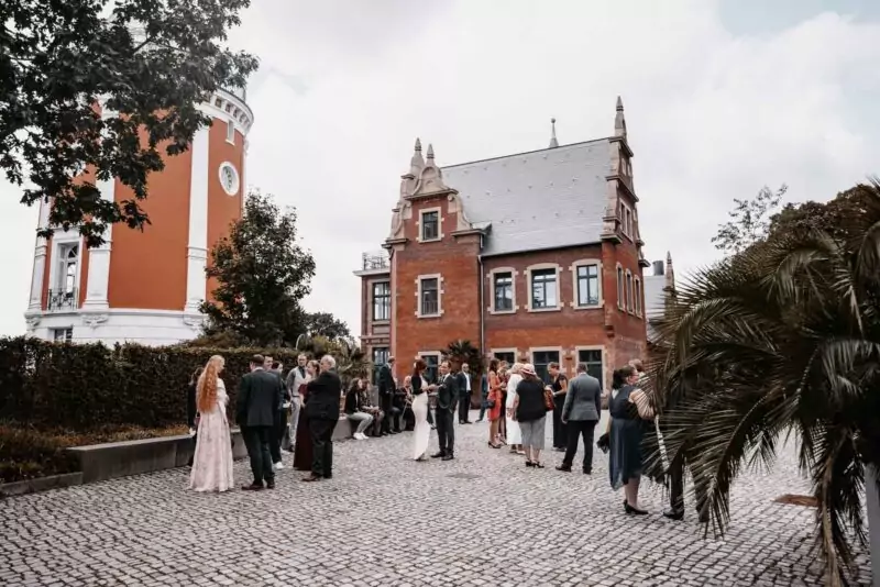 Sektempfang bei der Hochzeit von Liana und Dennis am Elisenturm