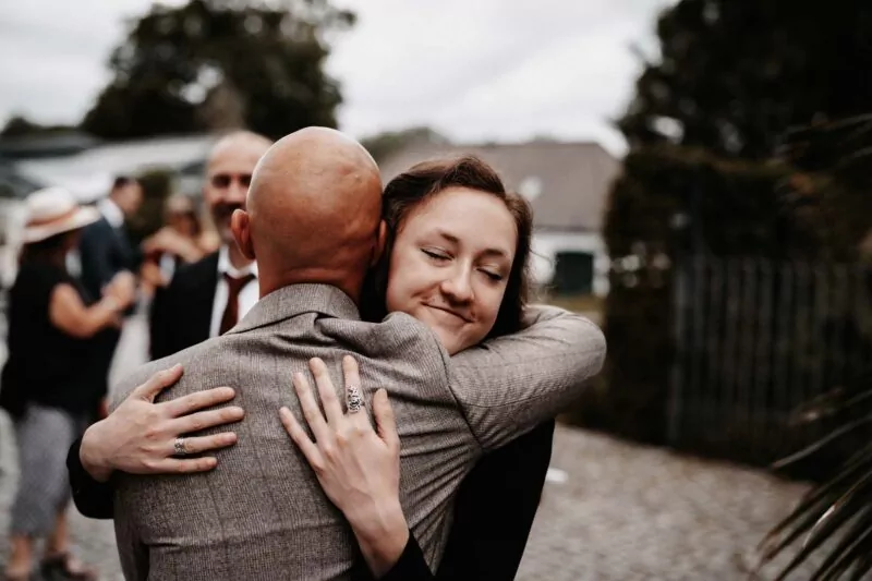 Gratulation nach der Trauung von Liana und Dennis am Elisenturm
